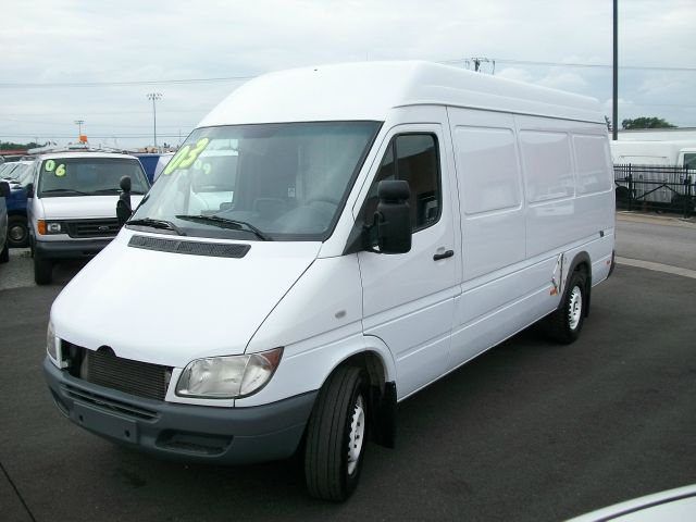 Dodge Sprinter 2500 2003 photo 3