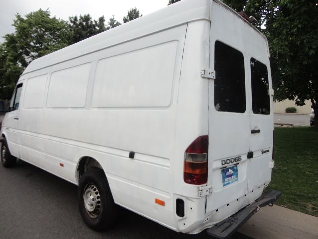 Dodge Sprinter 2500 2003 photo 2