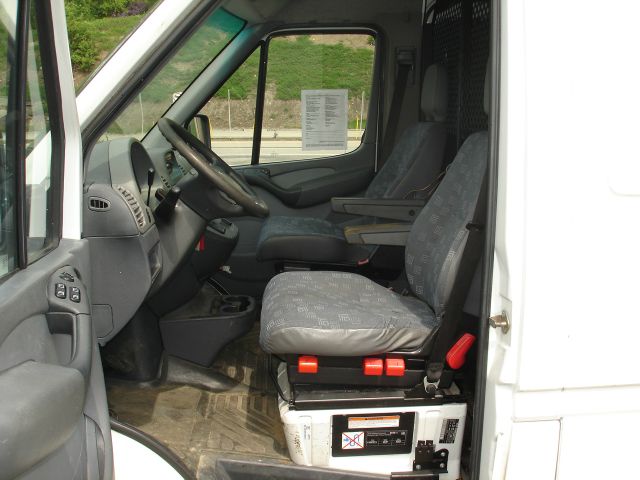 Dodge Sprinter 2500 2004 photo 16