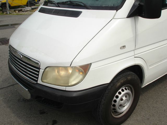 Dodge Sprinter 2500 2004 photo 23