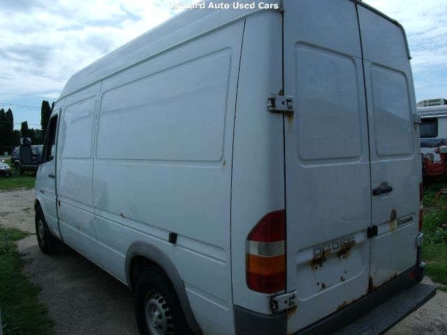 Dodge Sprinter 2500 2004 photo 2