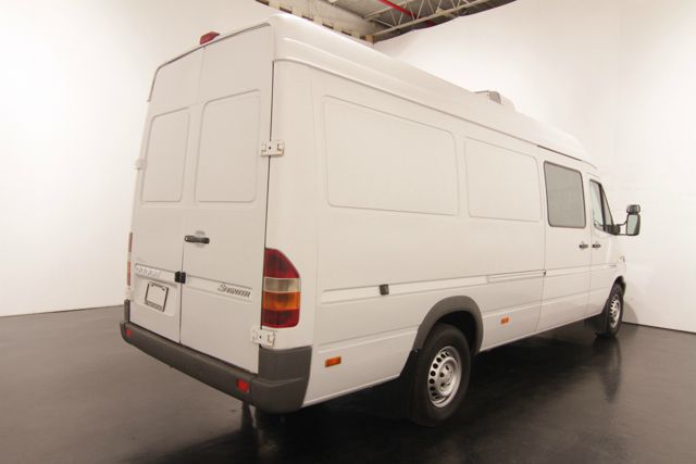 Dodge Sprinter 2500 2004 photo 4