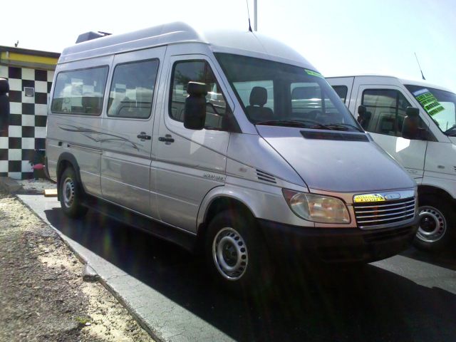 Dodge Sprinter 2500 2004 photo 2