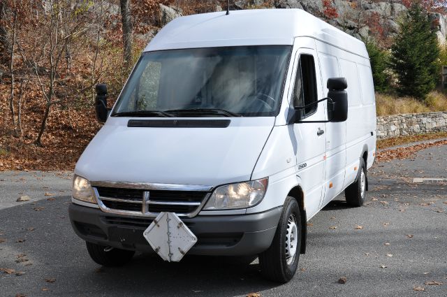 Dodge Sprinter 2500 2004 photo 2