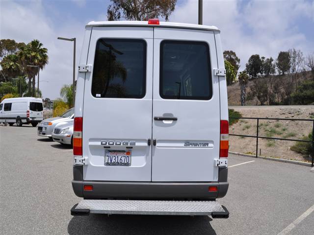 Dodge Sprinter 2500 2005 photo 2