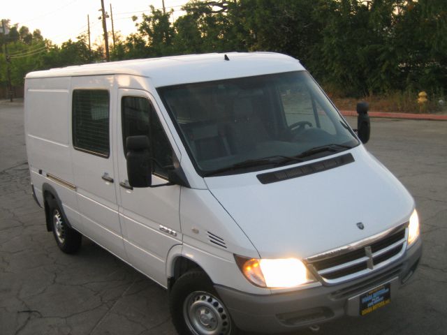 Dodge Sprinter 2500 2005 photo 2