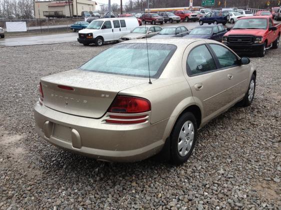 Dodge Stratus V6 Deluxe Sedan