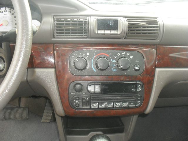 Dodge Stratus 2005 photo 2