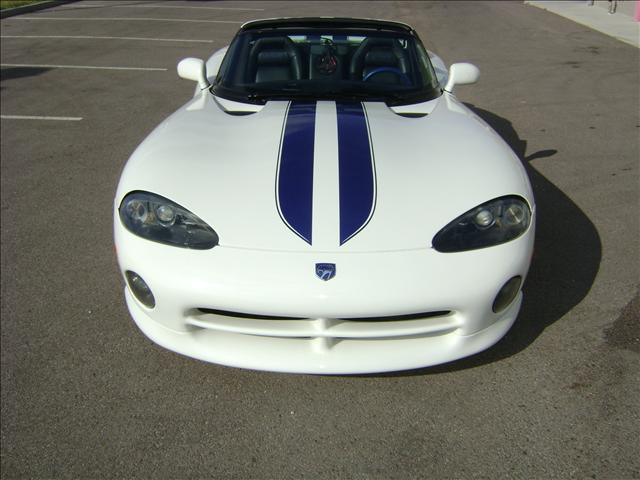 Dodge Viper 1996 photo 1