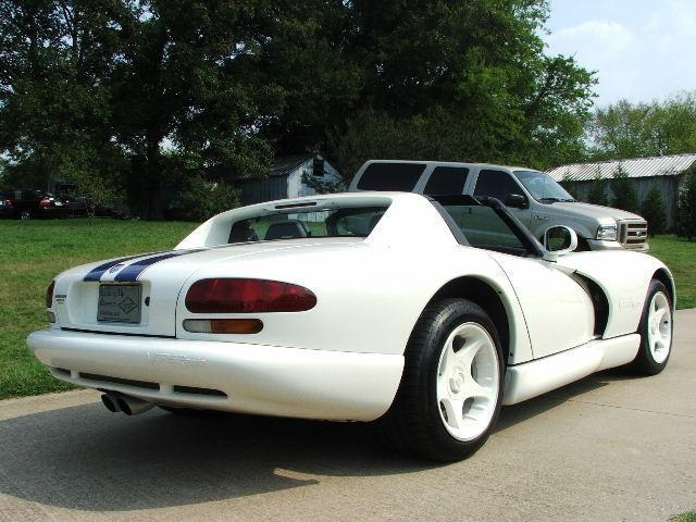 Dodge Viper 1996 photo 1