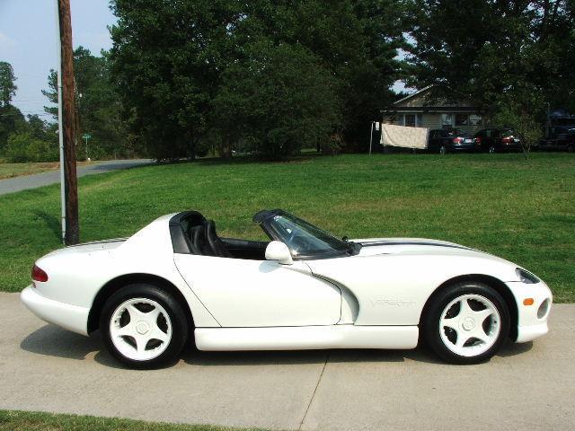 Dodge Viper 1996 photo 2