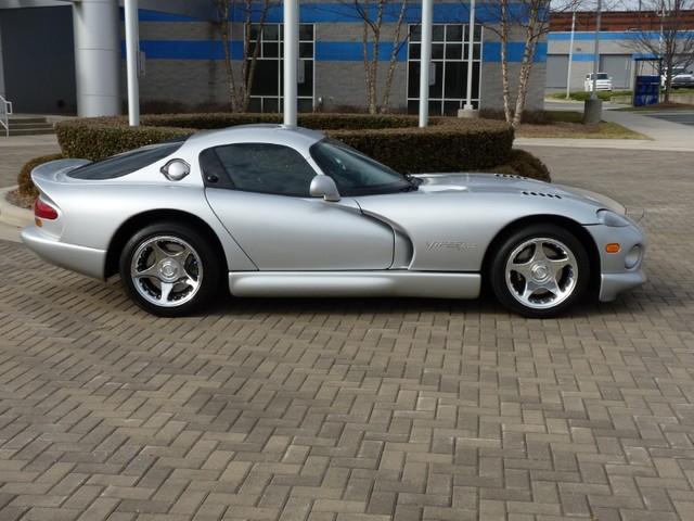 Dodge Viper 1998 photo 1