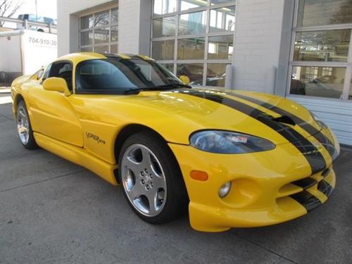 Dodge Viper 2002 photo 2