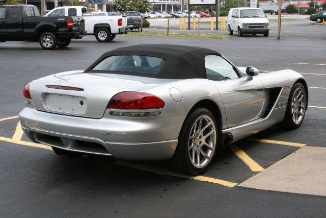 Dodge Viper 2003 photo 3