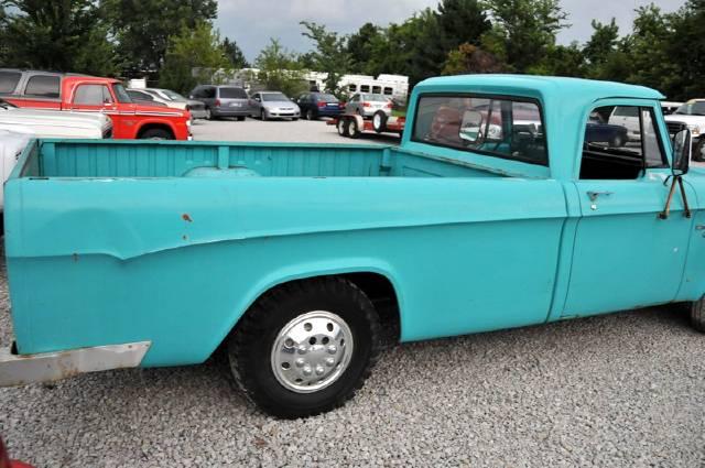 Dodge W100 Pickup 1968 photo 3