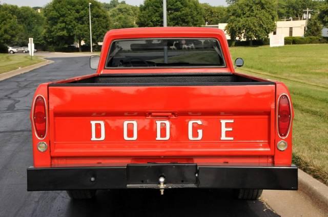 Dodge W100 Pickup 1968 photo 5
