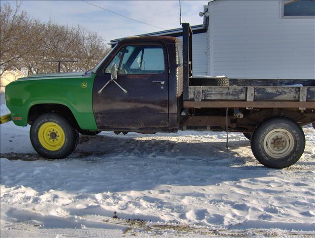 Dodge W250 Pickup 1979 photo 2