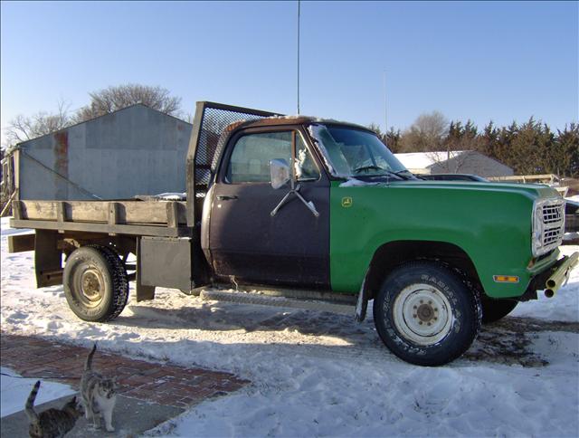 Dodge W250 Pickup 1979 photo 3