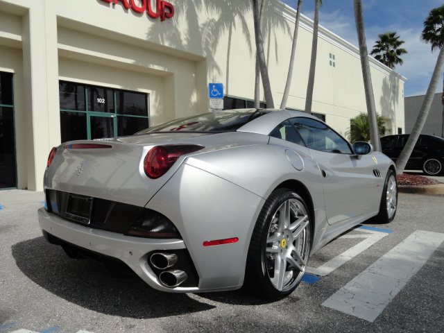 Ferrari California 2011 photo 3