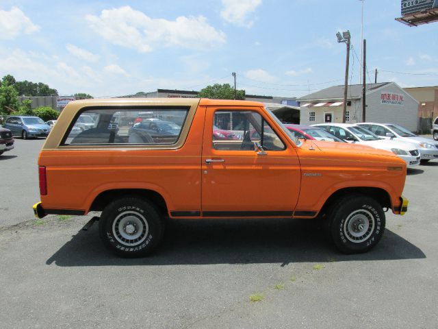 Ford Bronco 1983 photo 3