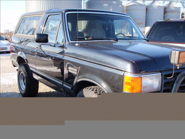 Ford Bronco 1988 photo 1