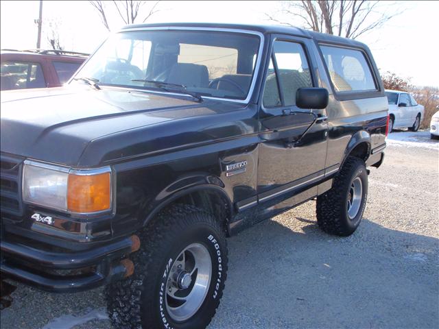 Ford Bronco 1988 photo 2