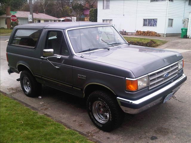 Ford Bronco ESi Sport Utility