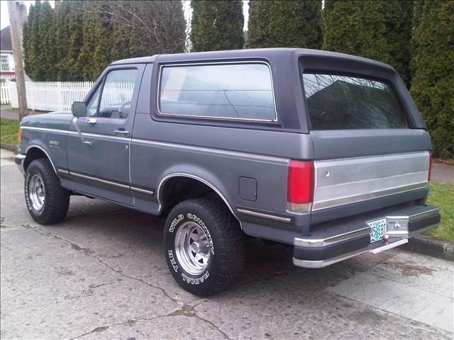 Ford Bronco 1988 photo 3