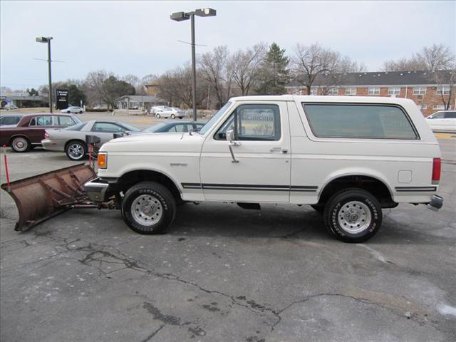 Ford Bronco 1988 photo 4