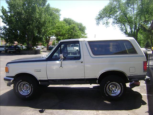 Ford Bronco 1988 photo 3