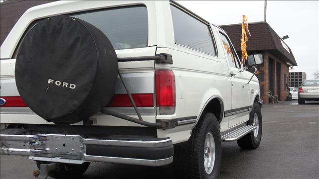 Ford Bronco 1990 photo 2