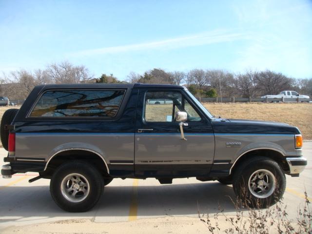 Ford Bronco 1990 photo 3