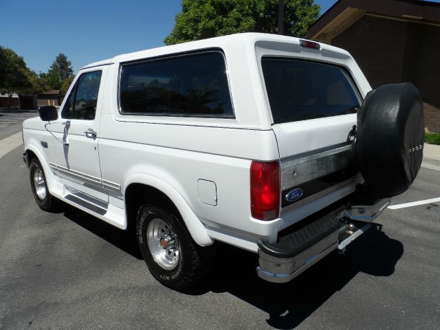 Ford Bronco 1993 photo 1