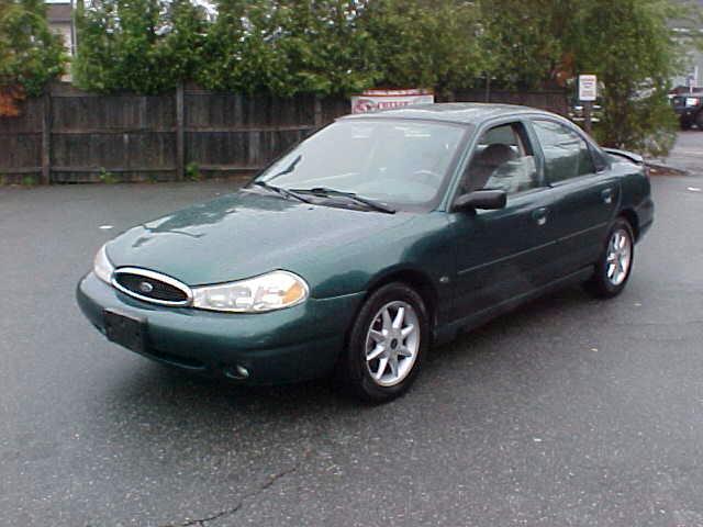 Ford Contour SE Sedan