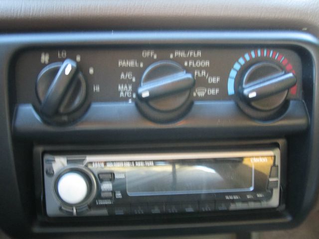 Ford Contour 2000 photo 2