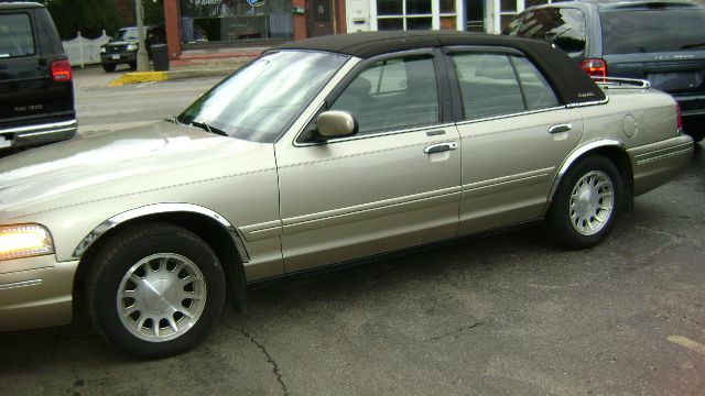 Ford Crown Victoria 1999 photo 7