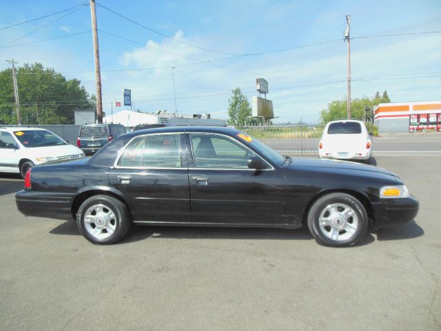 Ford Crown Victoria 2003 photo 2