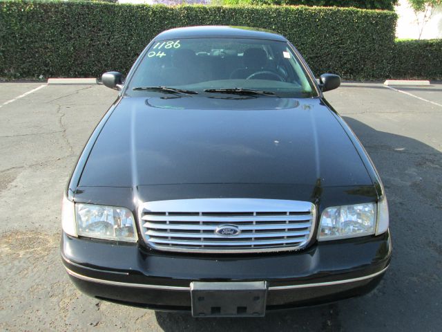 Ford Crown Victoria 2004 photo 8