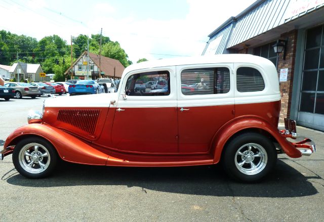 Ford Custom 1934 photo 22