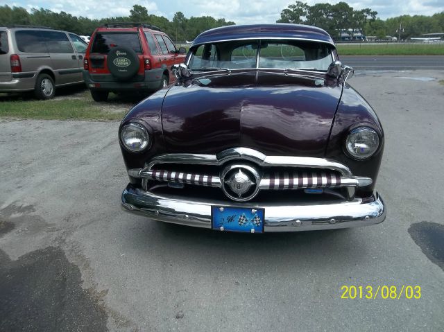 Ford Custom 1949 photo 4