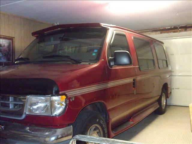 Ford E150 1999 photo 2