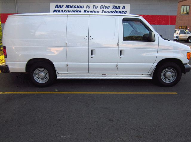 Ford E150 2005 photo 3