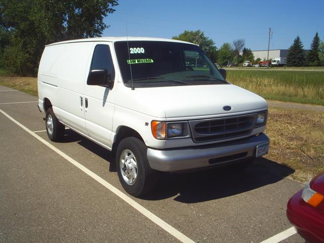 Ford E250 2000 photo 1