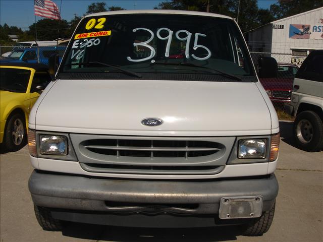 Ford E250 2002 photo 4