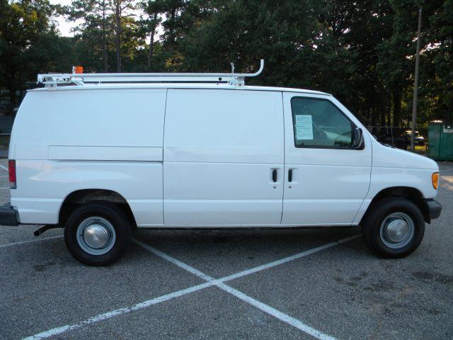 Ford E250 2002 photo 4