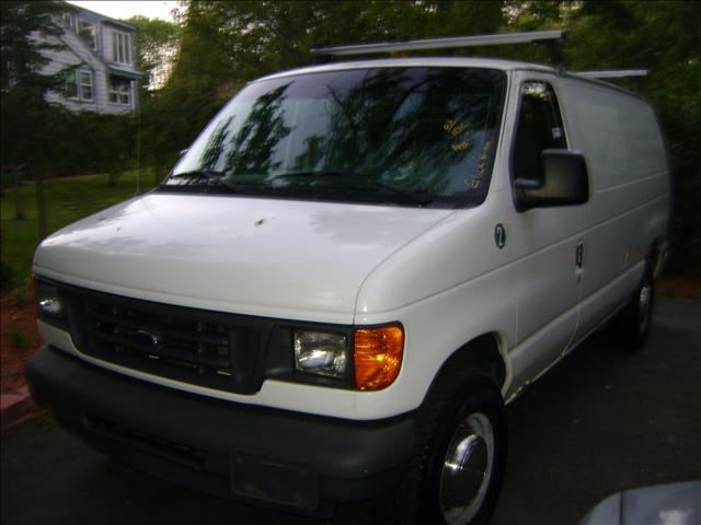 Ford E250 2003 photo 1