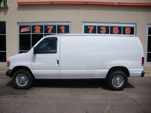 Ford E250 2005 photo 5