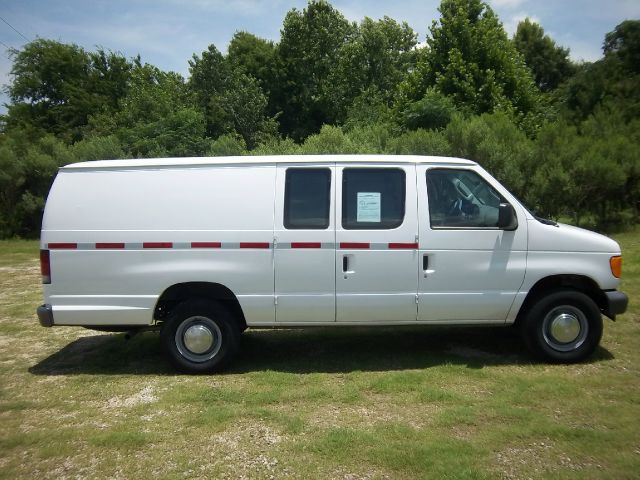 Ford E250 2006 photo 2