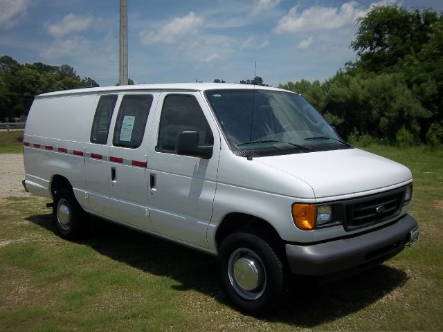 Ford E250 2006 photo 3