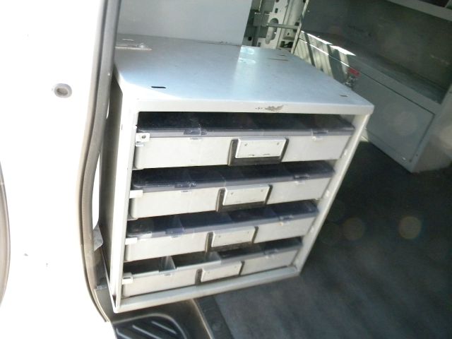 Ford E250 2006 photo 25